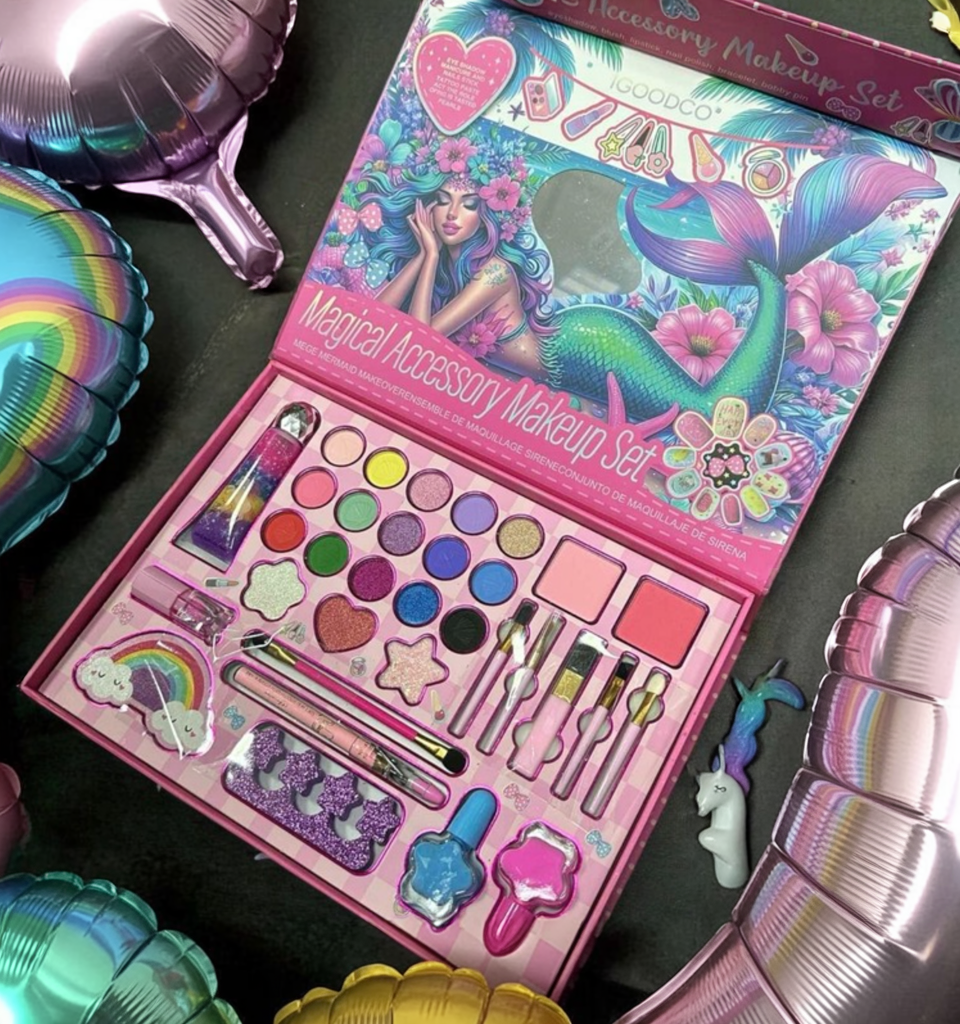 Zestaw Kosmetyków Makeup do Malowania Makijażu i Paznokci dla Dzieci XXL